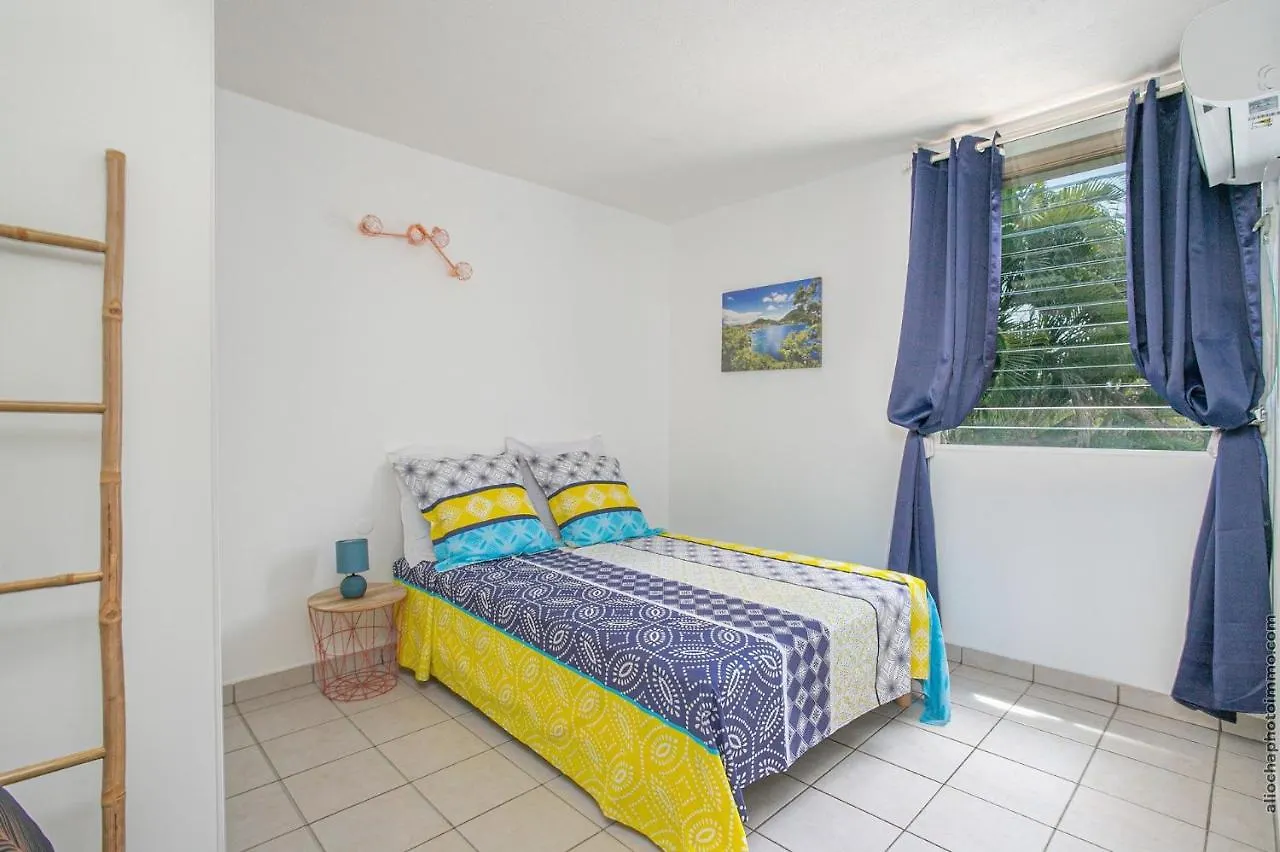 לה טרואז אילט Appartement Les Pieds Dans L'Eau דירה לה טרואז אילט